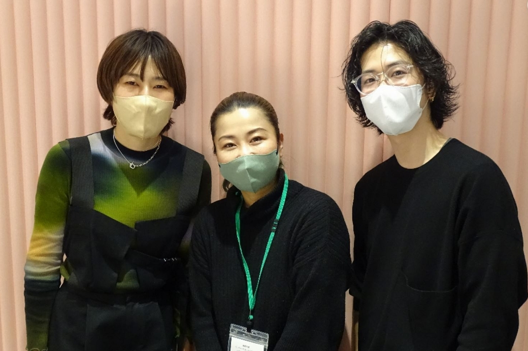Ishizuka, Terada, Kobayashi led the make-up lesson at the "Shiseido Child Foundation Scholarship Special Exchange Meeting".