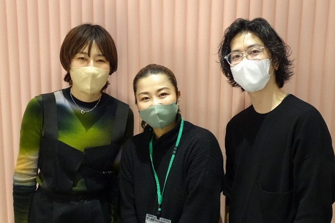Ishizuka, Terada, Kobayashi led the make-up lesson at the "Shiseido Child Foundation Scholarship Special Exchange Meeting".