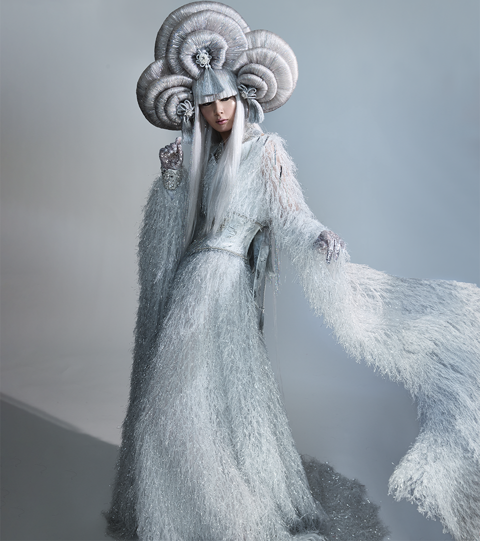 "SHIROTAE" PRIESTESS - MIKO IN PURE WHITE